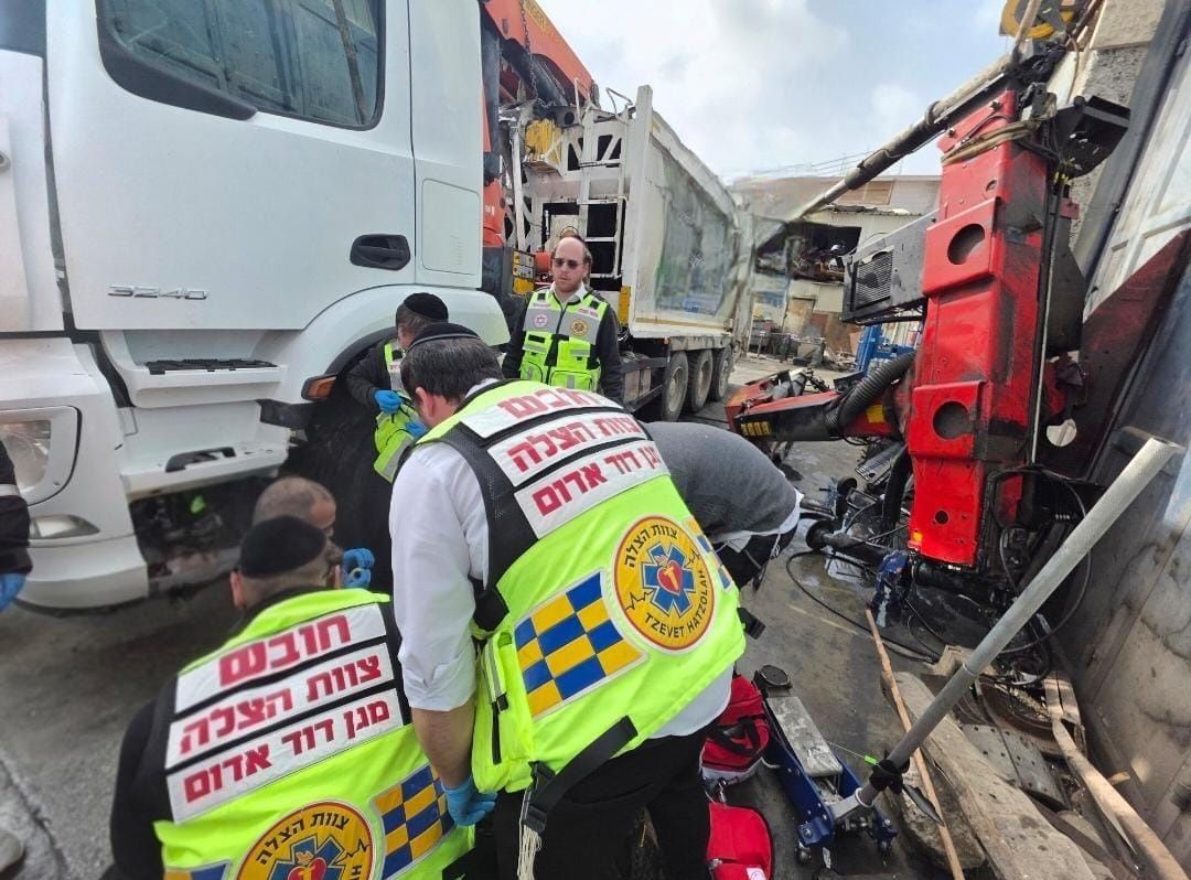 טרגדיה: פועל נהרג מפגיעת מנוף