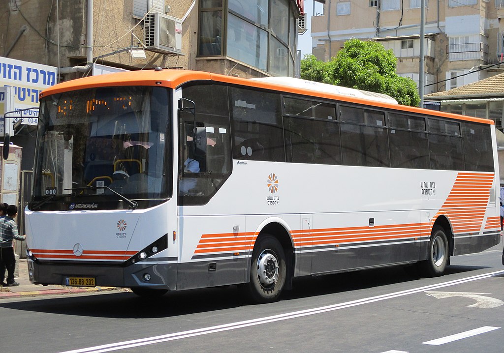 חשד: נער סירב לשלם והפקח תקף אותו