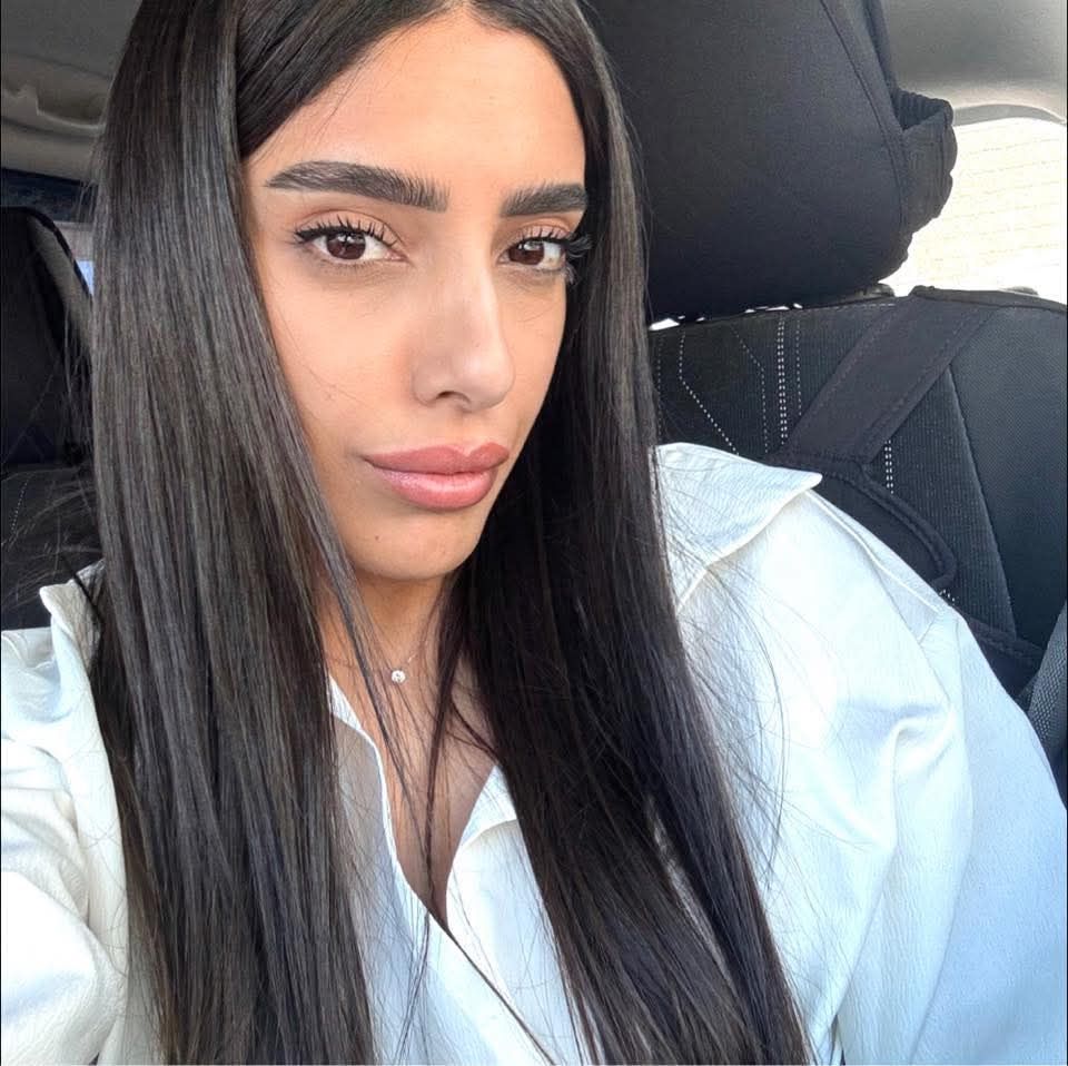 היפיפייה חוגגת