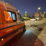 מסוכן: נער רכב על קורקינט חשמלי, החליק ונפצע בראש