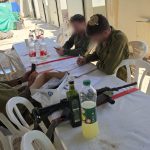 השליחות הכפולה של המורה ש'