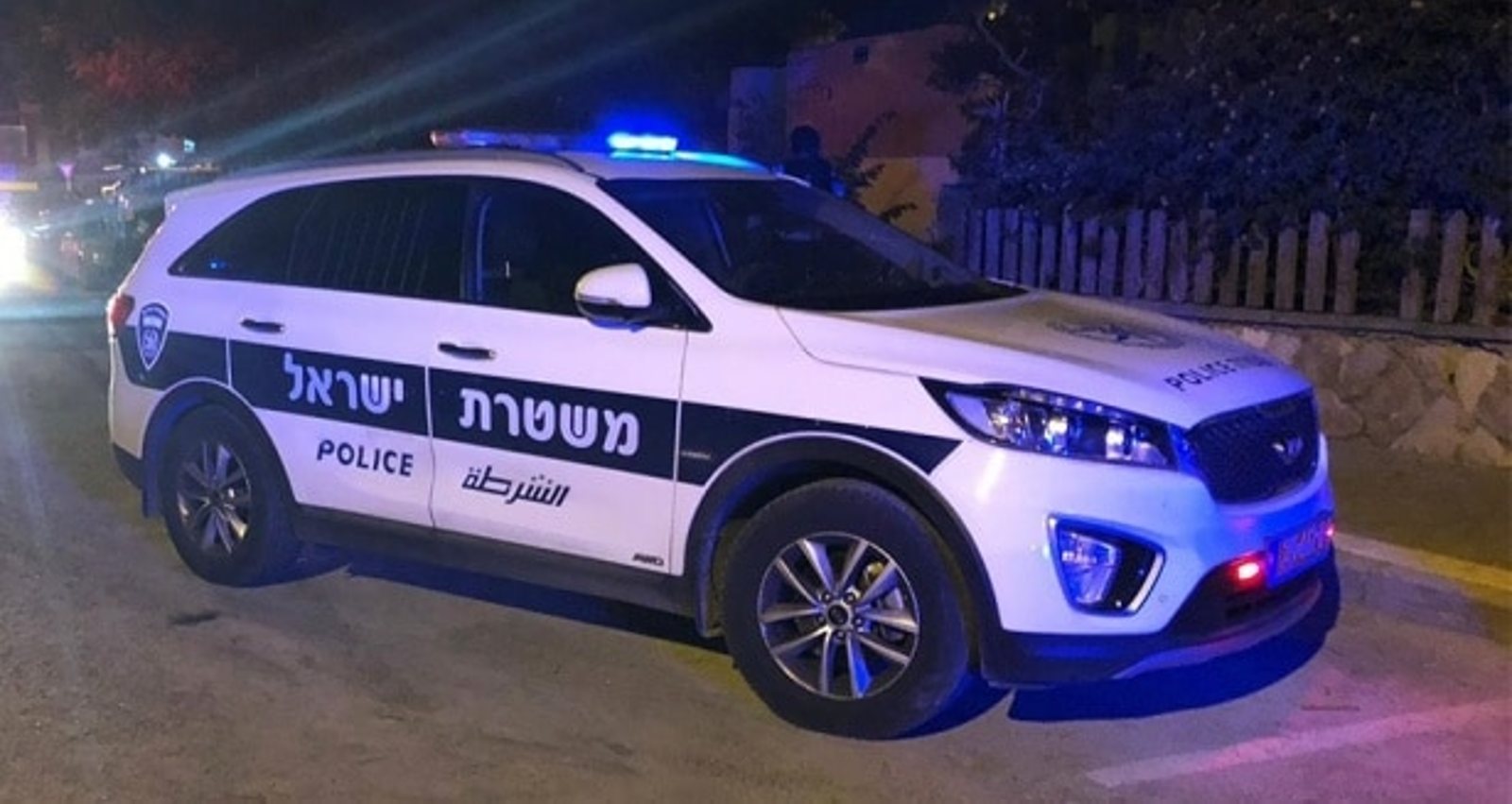 תושב העיר השתולל והחל לזרוק אבנים על רכבים