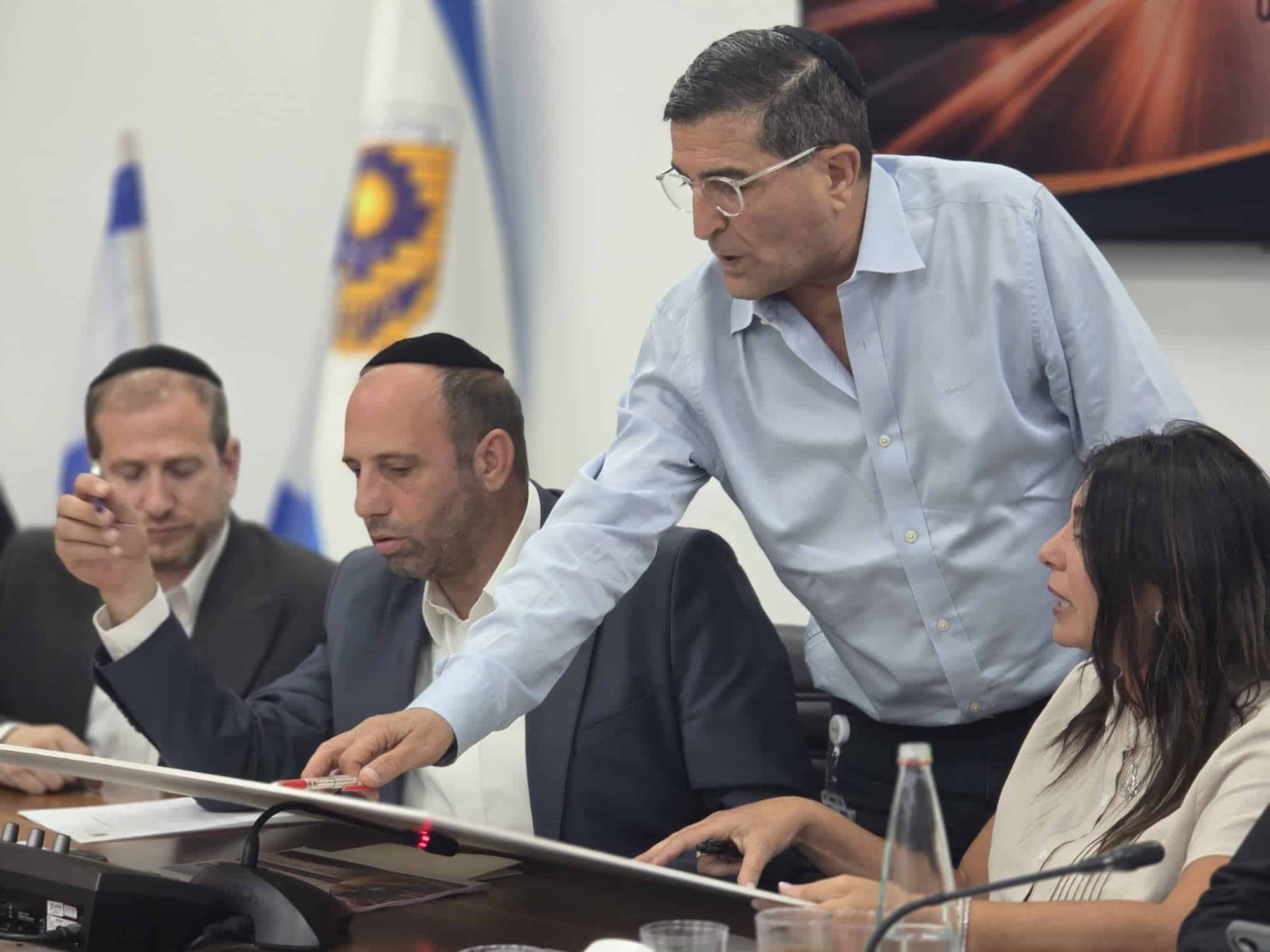 העיר נכנסת לשיפוצים: כבישים ורחובות ישופצו וישודרגו