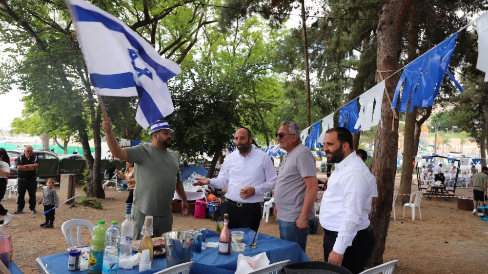 84351385-338f-4eea-8fce-02ff7dcbf933