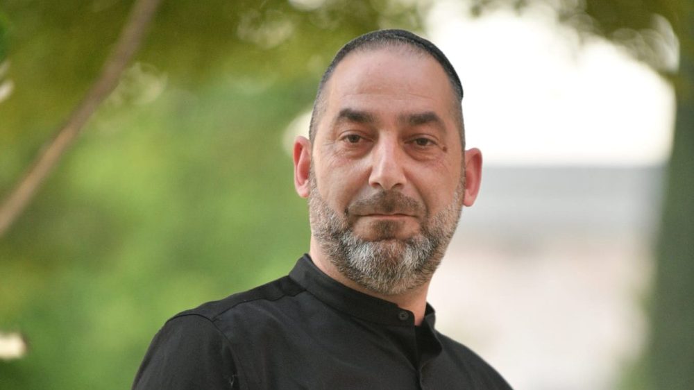 f049a95d-c816-4cc2-add4-6fdc651360b2