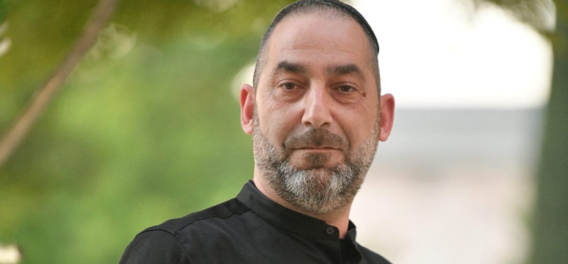 f049a95d-c816-4cc2-add4-6fdc651360b2