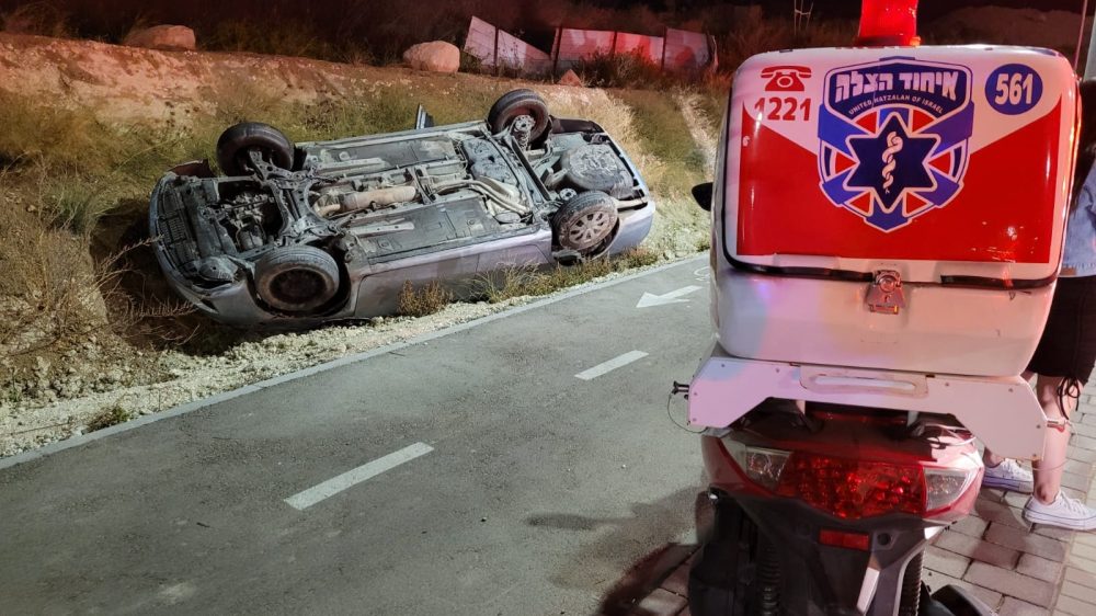 התהפך עם הרכב