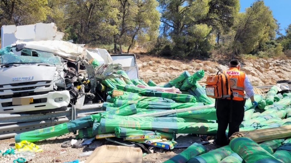 התהפכות משאית