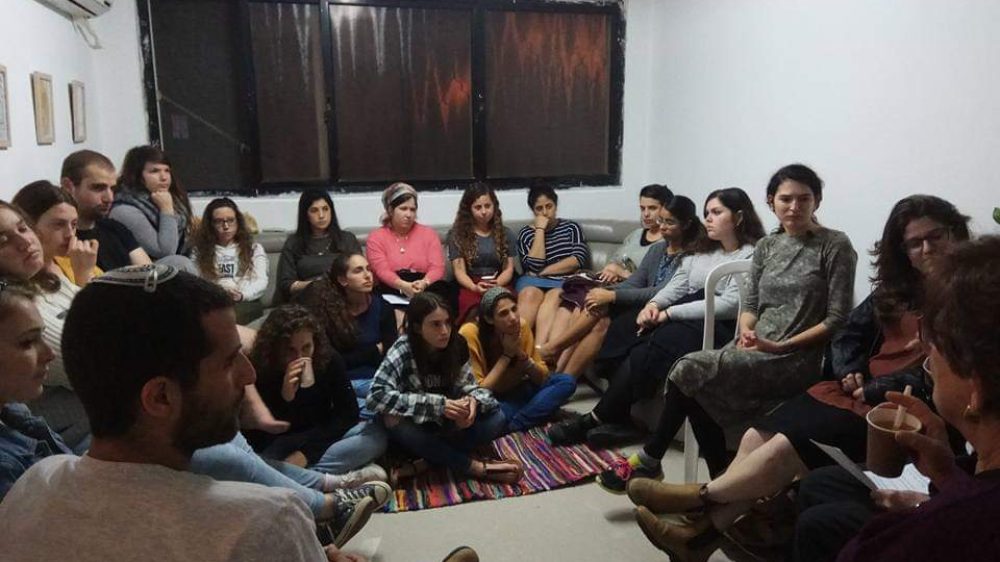 זיכרון בסלון