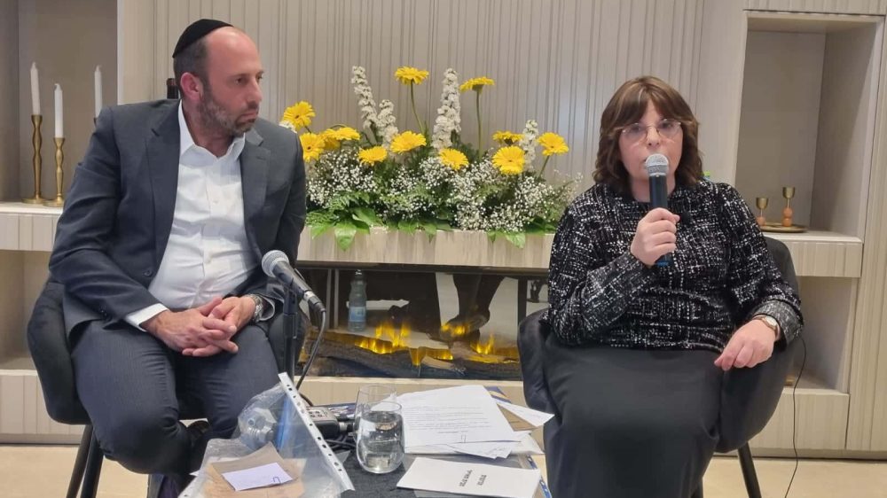 זיכרון בסלון