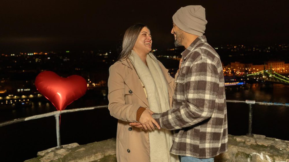 לבנת לונה לוי