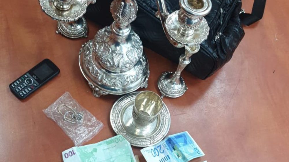 פרצו לבית פרטי