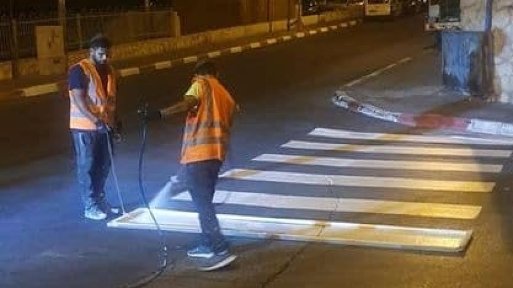 צביעת מעברי חצייה